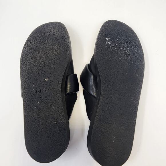 MNG Mango Black Faux Leather Slip On Mule Sze 41 US 10 Cushioned Closed Toe Flat - Picture 8 of 8